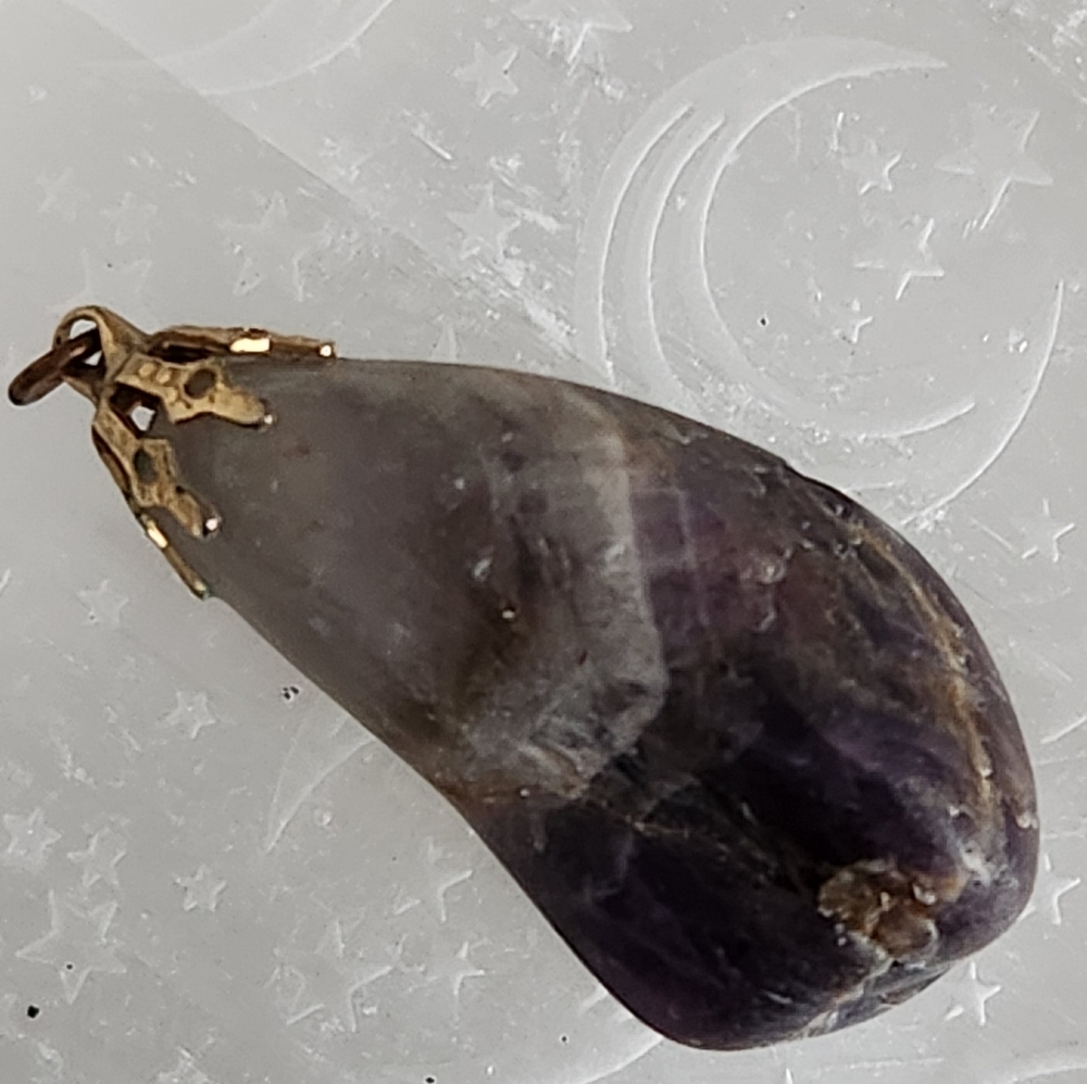 Women's Vintage Chevron Amethyst Pendant